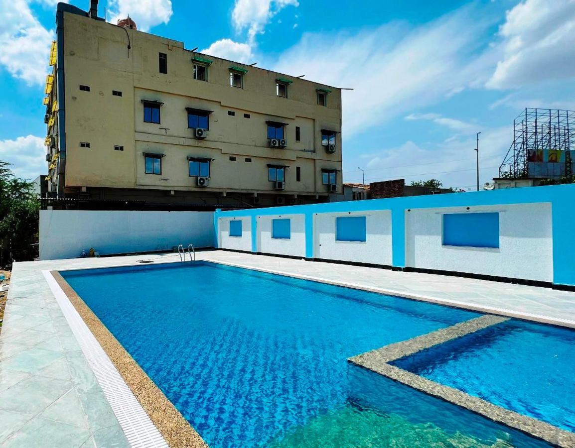 Hotel The Mewar Dabok Exterior foto